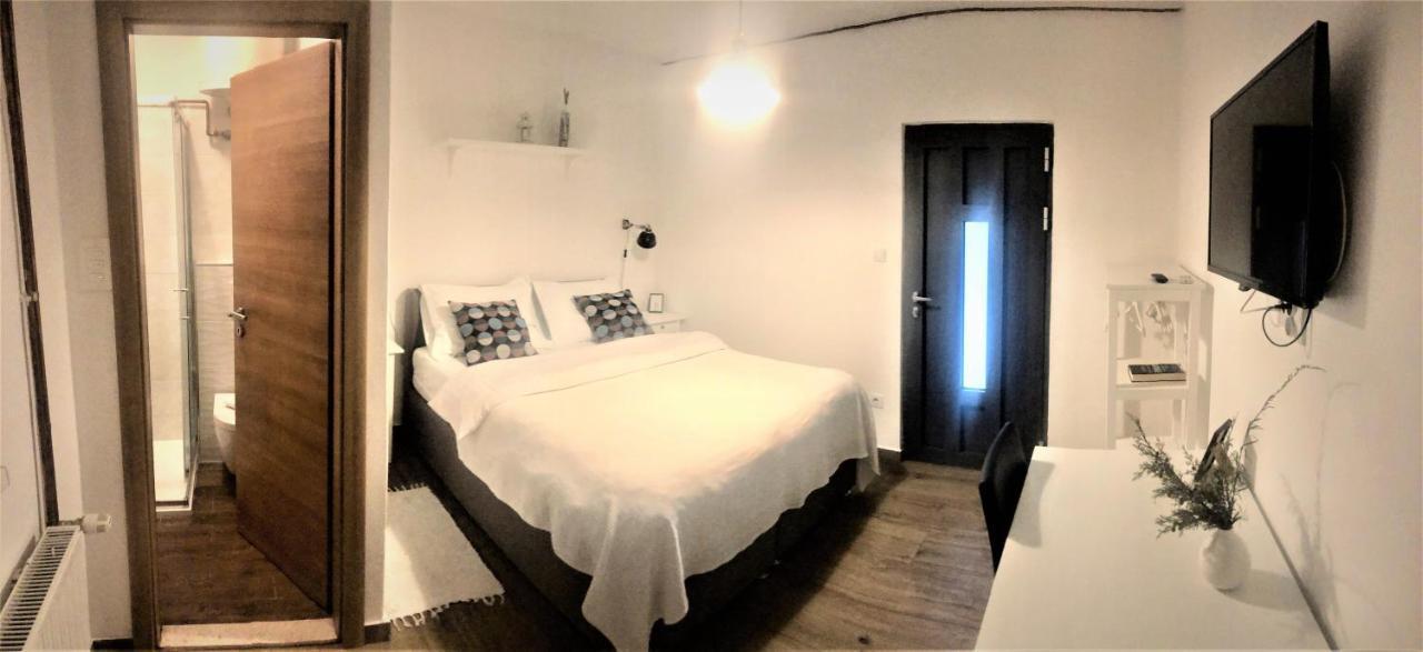 Apartments & Rooms Formenti Skradin Esterno foto