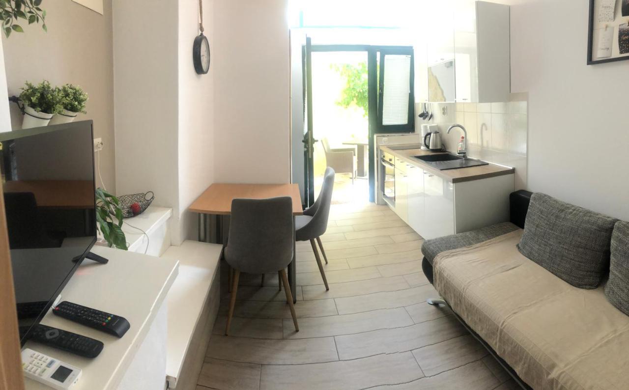 Apartments & Rooms Formenti Skradin Esterno foto