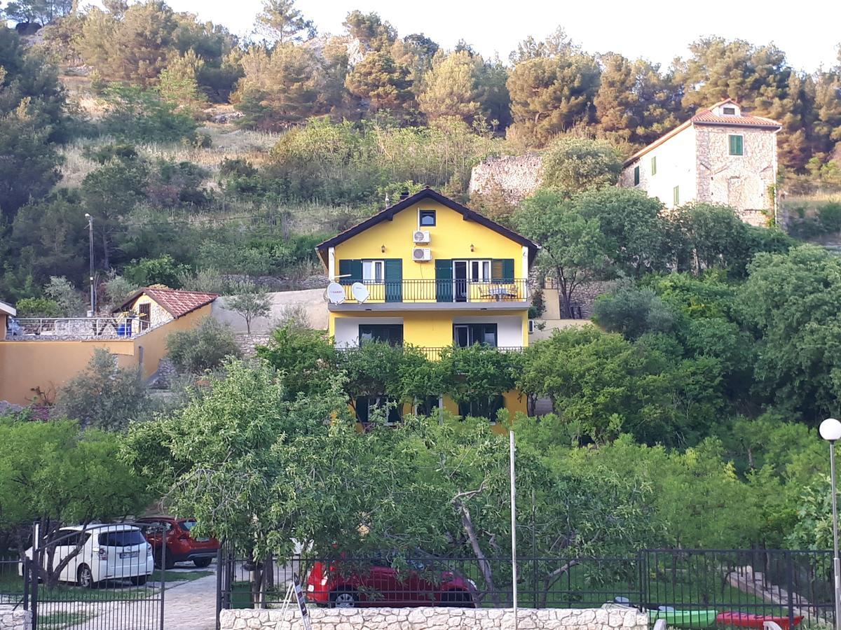 Apartments & Rooms Formenti Skradin Esterno foto