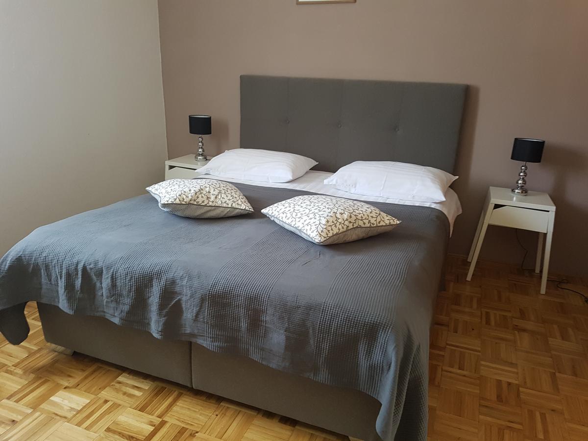 Apartments & Rooms Formenti Skradin Esterno foto